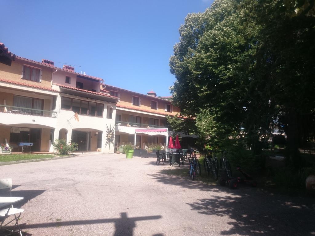 Hotel Le Mas Fleuri Верне-ле-Бен Экстерьер фото