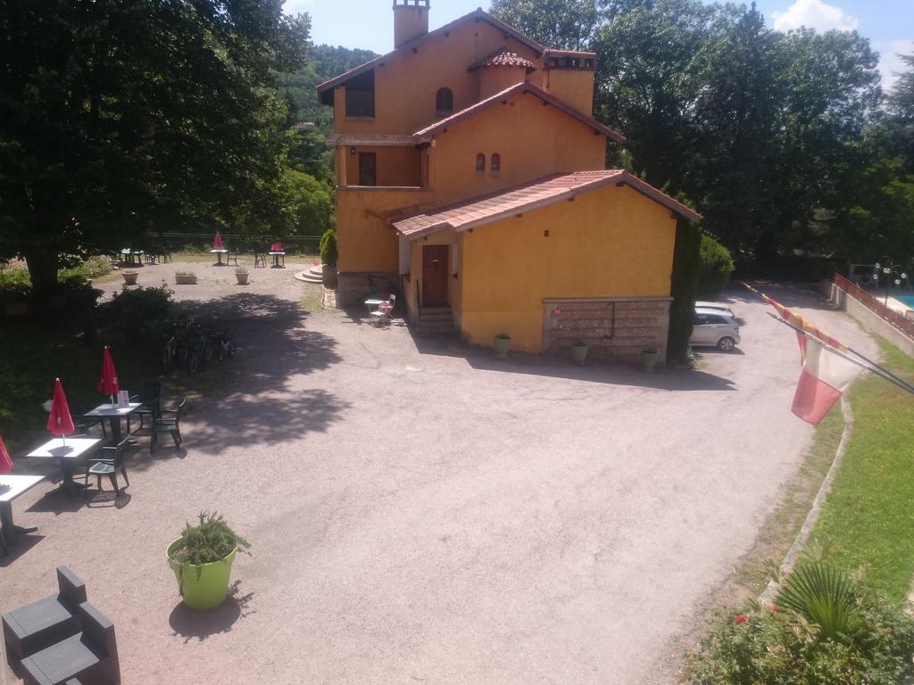 Hotel Le Mas Fleuri Верне-ле-Бен Экстерьер фото