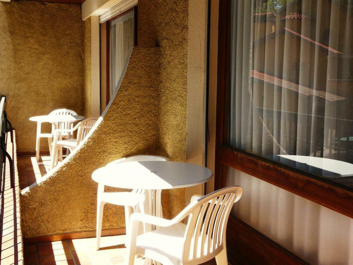 Hotel Le Mas Fleuri Верне-ле-Бен Экстерьер фото